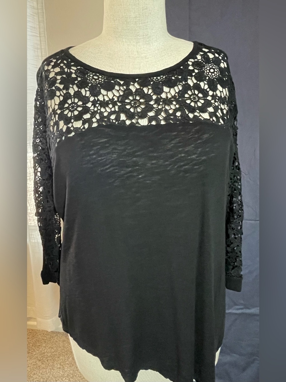 2xl Extra Touch Black Knit Top w/Lace